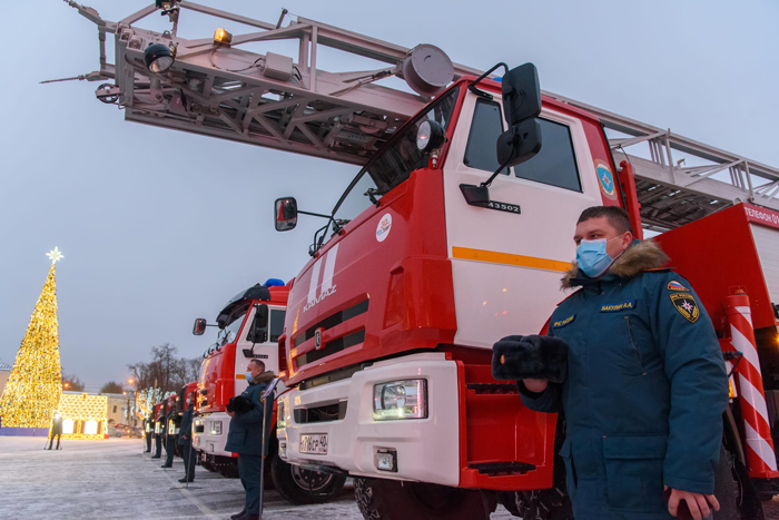 Автопарк Главного управления МЧС России по Калужской области пополнился новой пожарно-спасательной техникой